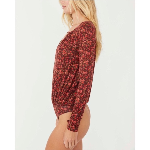 NWT Free People Kaya Floral Printed Long Sleeve Plunge Neckline Bodysuit - Picture 2 of 13